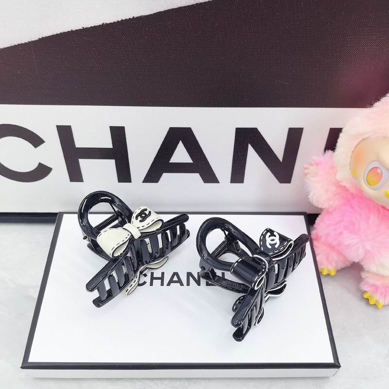 Chanel Hair Grab Clip dx16